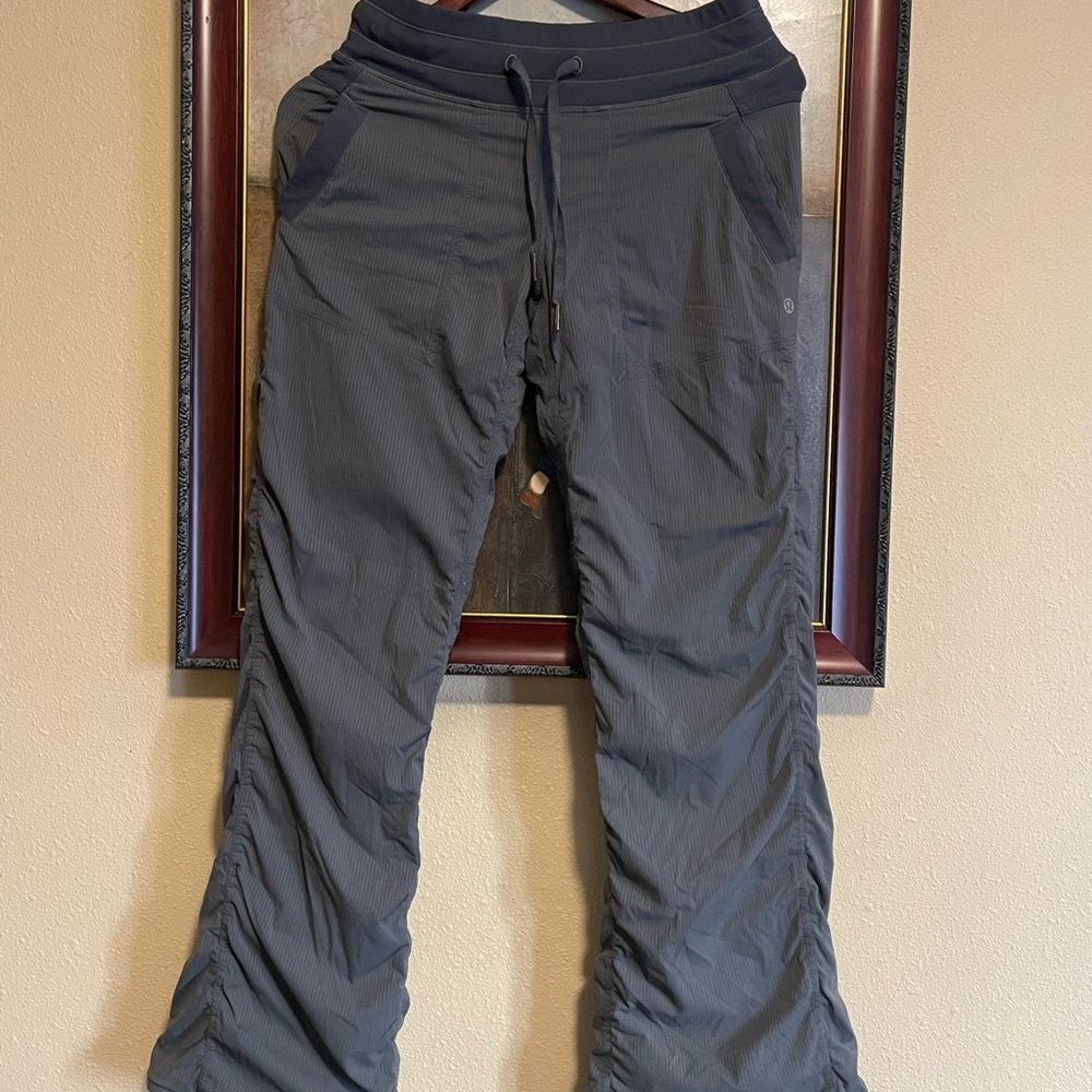 Luluslemon Athletica womens pants  Sz 4